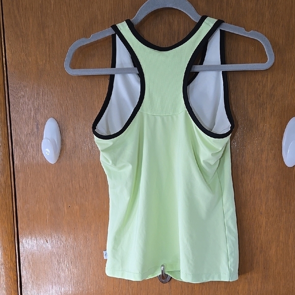 Grear Tek & Avia Brand Black and Green Tank Tops Both Medium. - Picture 7 of 8